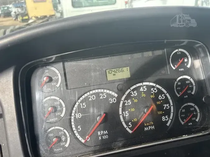 2010 FREIGHTLINER BUSINESS CLASS M2 1065b816bde36b6dccbaad152d5b6a37b87