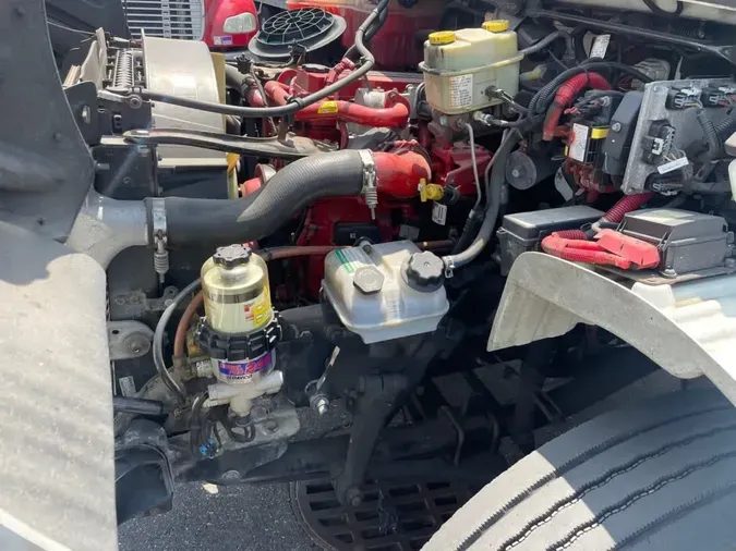 2019 FREIGHTLINER M2 106