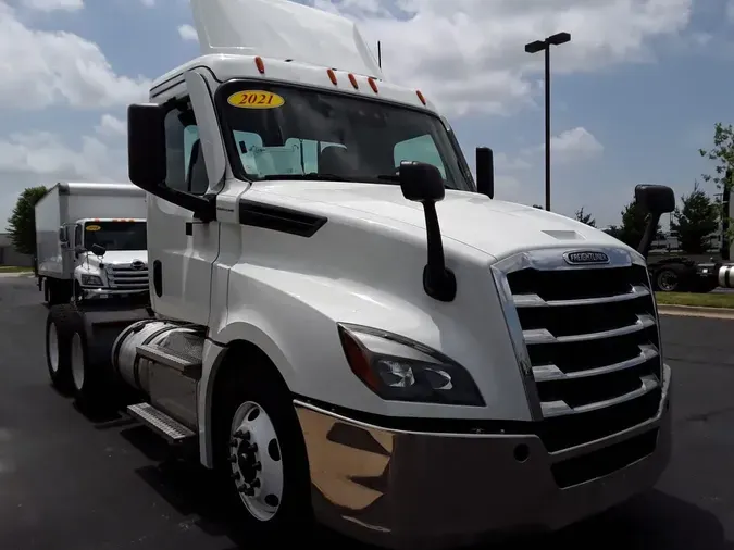 2021 FREIGHTLINER/MERCEDES NEW CASCADIA PX126645b81fa39f0992d4c357e4ce69aa168bb