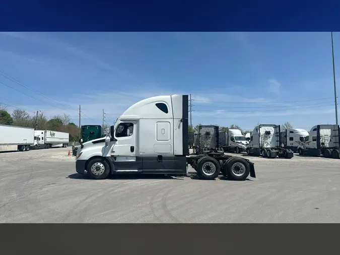 2021 Freightliner Cascadia