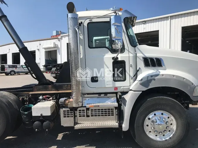 2019 MACK Granite