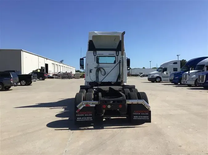2014 VOLVO VNL300