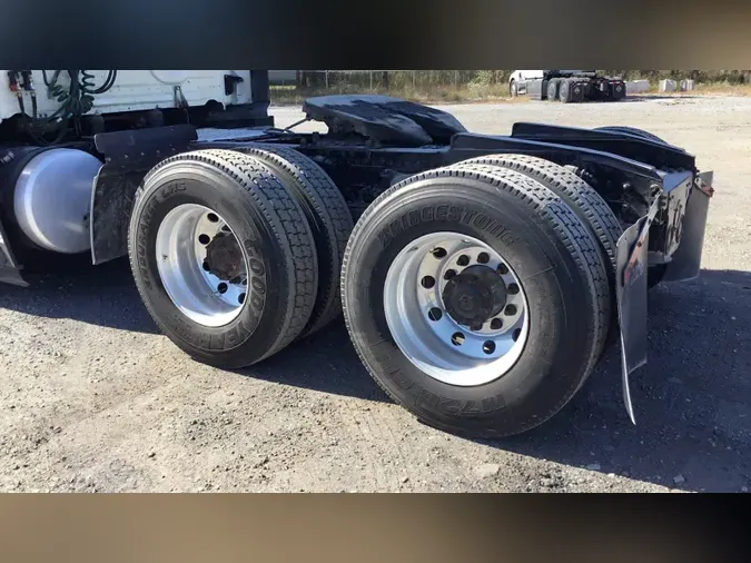 2020 Freightliner Cascadia 126