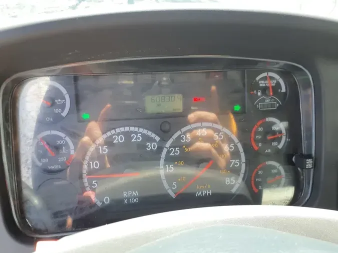 2014 FREIGHTLINER/MERCEDES M2 106