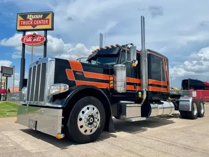 2022 Peterbilt 389
