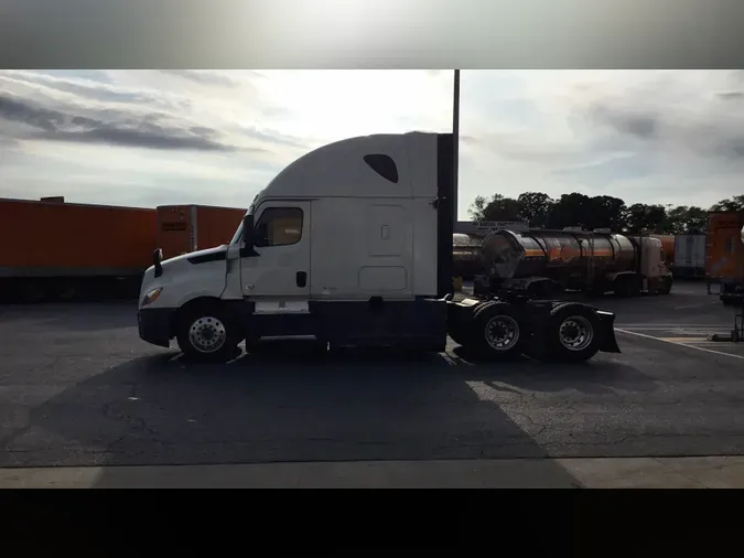2020 Freightliner Cascadia 126