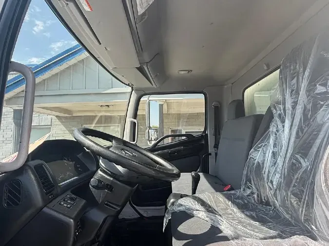 2020 HINO 268A