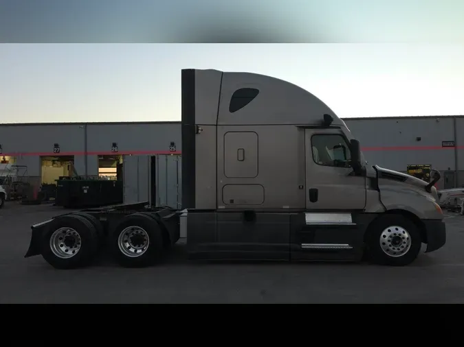 2023 Freightliner Cascadia 126