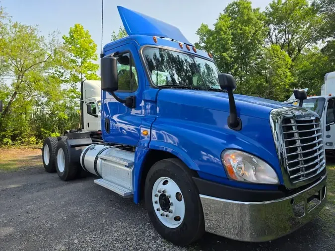 2019 FREIGHTLINER CASCADIA 125