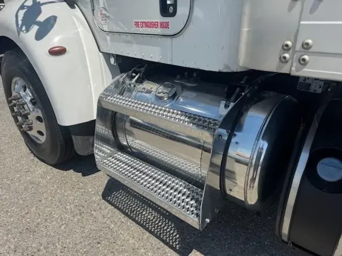 2020 Peterbilt 337