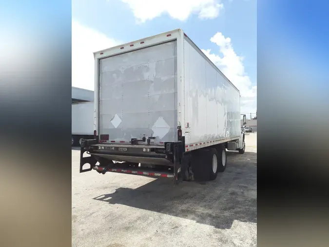 2018 FREIGHTLINER M2 106