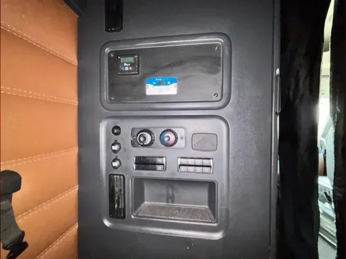 2023 Freightliner Cascadia 126