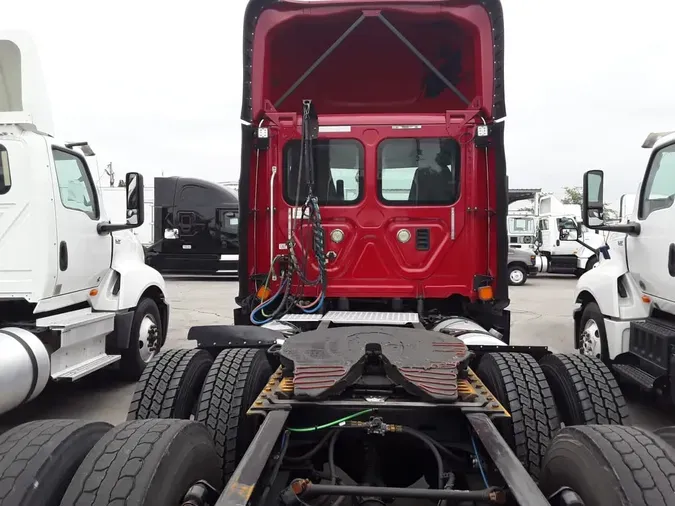 2017 FREIGHTLINER/MERCEDES CASCADIA 125