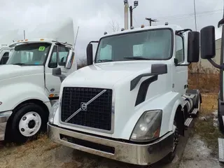 2016 VOLVO VNL42TRACTOR