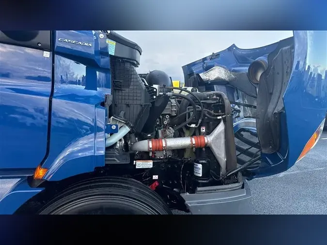 2021 FREIGHTLINER CASCADIA