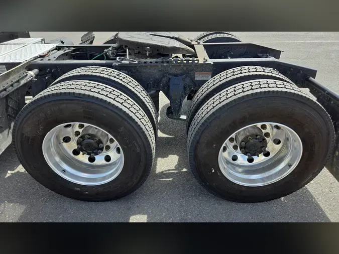2019 Freightliner Cascadia 126