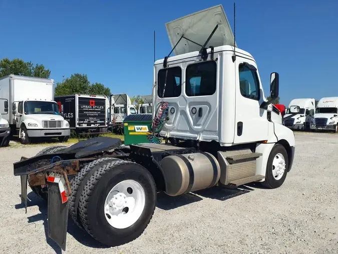 2020 FREIGHTLINER/MERCEDES NEW CASCADIA 1265b9decbad35e028bc8c0f1f4b1de17ee