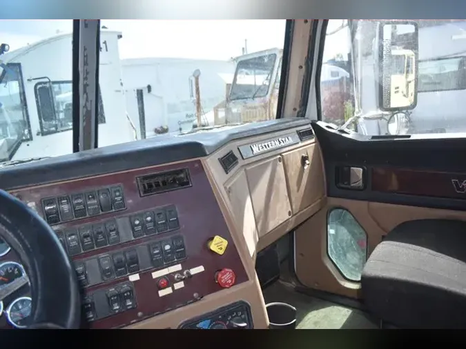 2019 WESTERN STAR 4900FA