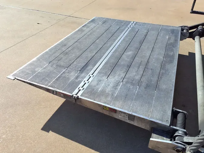 2019 FREIGHTLINER/MERCEDES M2 106