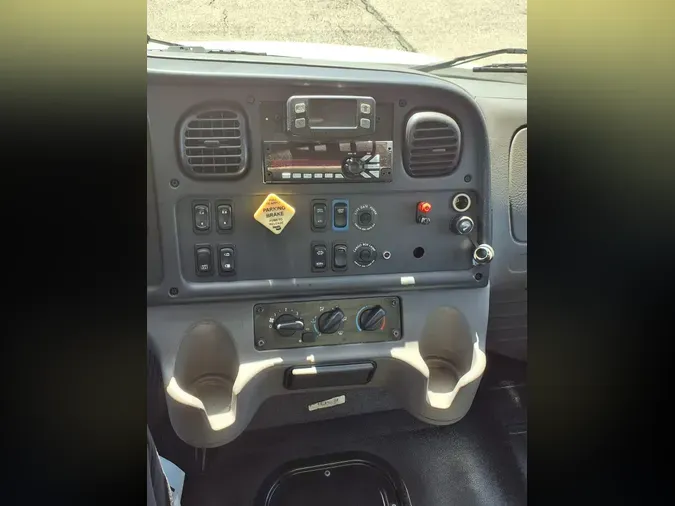 2020 FREIGHTLINER/MERCEDES M2 106