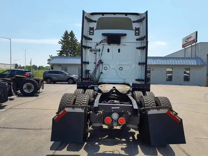 2020 FREIGHTLINER CASCADIA 125