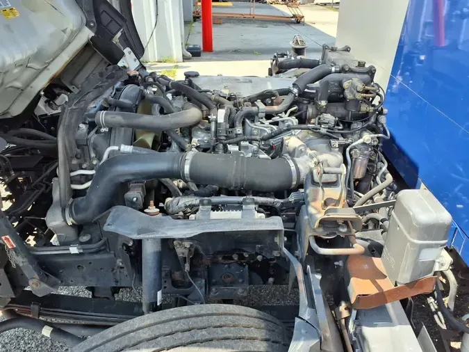 2018 ISUZU NRR