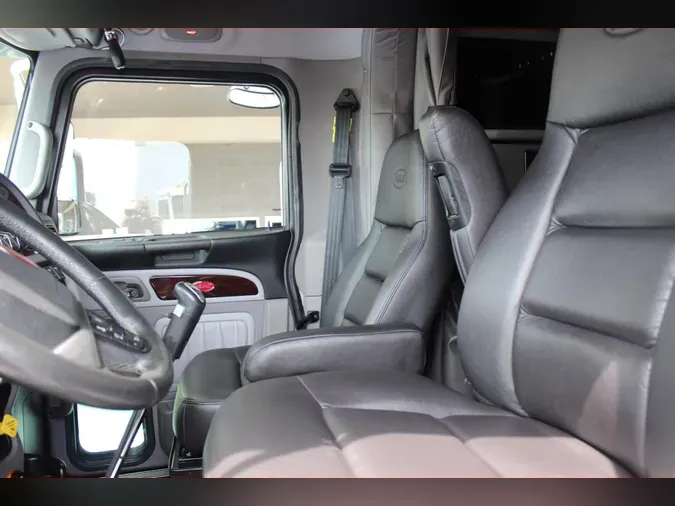 2024 Peterbilt 389
