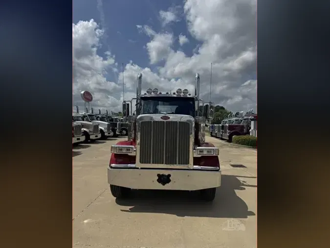 2027 PETERBILT 589