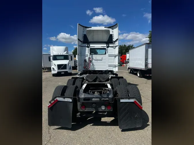 2018 VOLVO VNL64T-300