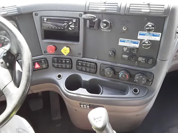 2020 FREIGHTLINER CASCADIA 113