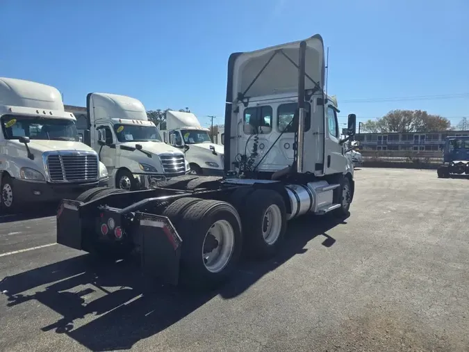 2019 FREIGHTLINER/MERCEDES NEW CASCADIA 116