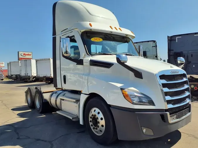 2021 FREIGHTLINER/MERCEDES NEW CASCADIA PX126645bb352dba631f906c014d580191fcd76