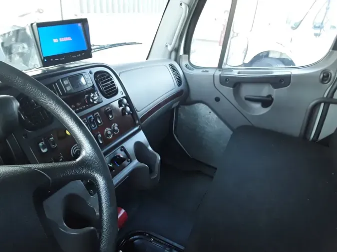 2020 FREIGHTLINER/MERCEDES M2 106