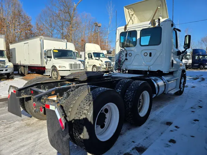 2019 FREIGHTLINER/MERCEDES CASCADIA 125