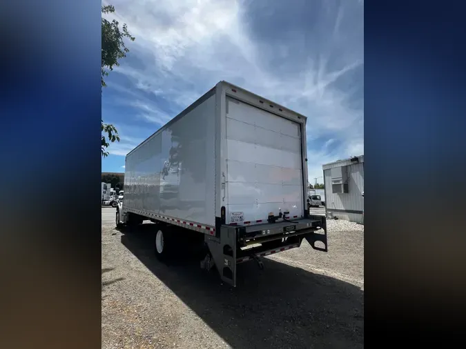 2019 FREIGHTLINER M2 106