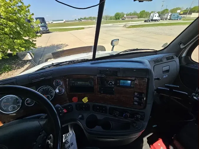2016 FREIGHTLINER CASCADIA