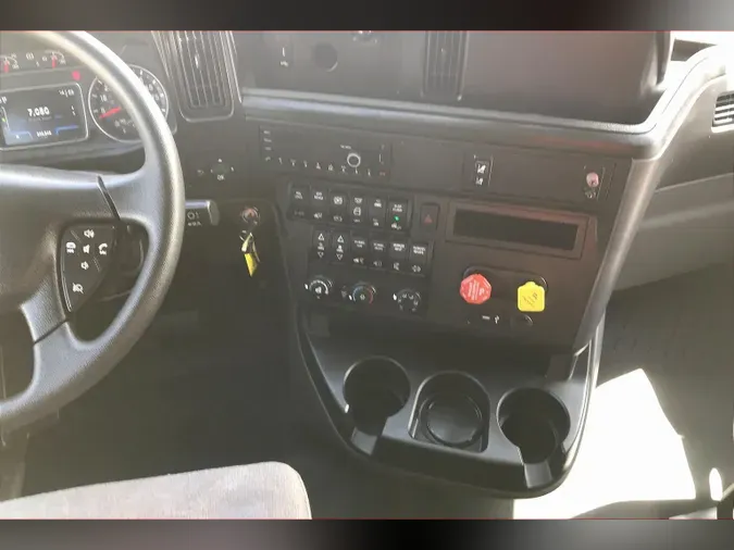 2022 INT LT625 6x4
