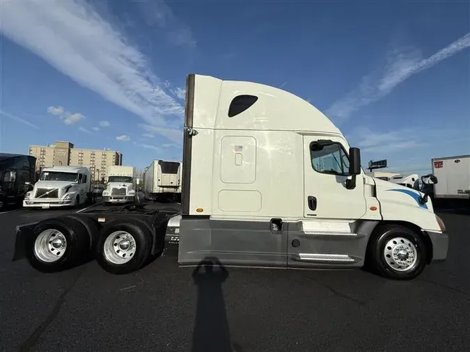 2017 FREIGHTLINER CASCADIA EVOLUTION