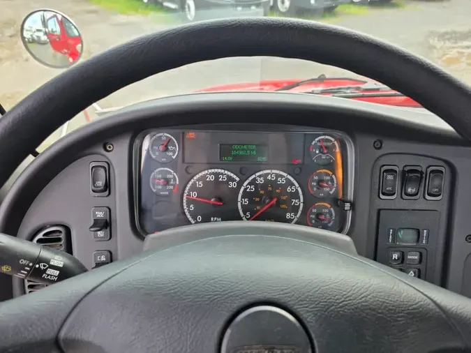 2018 FREIGHTLINER M2 106