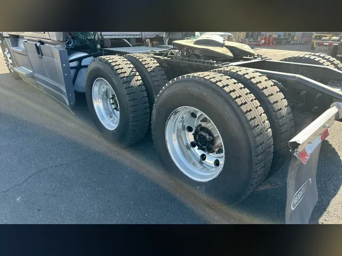 2024 Freightliner Cascadia 126