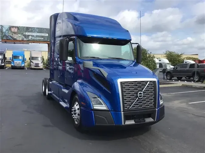 2020 VOLVO VNL760