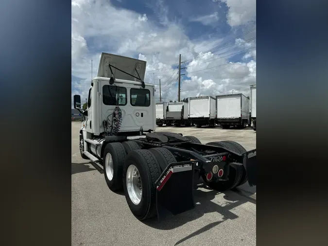 2018 FREIGHTLINER/MERCEDES CASCADIA 125