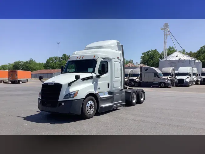 2021 Freightliner Cascadia 126