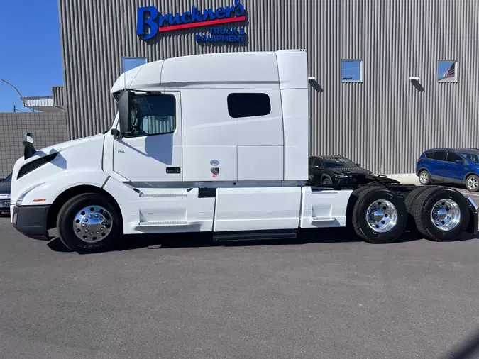 2020 VOLVO VNL64T740