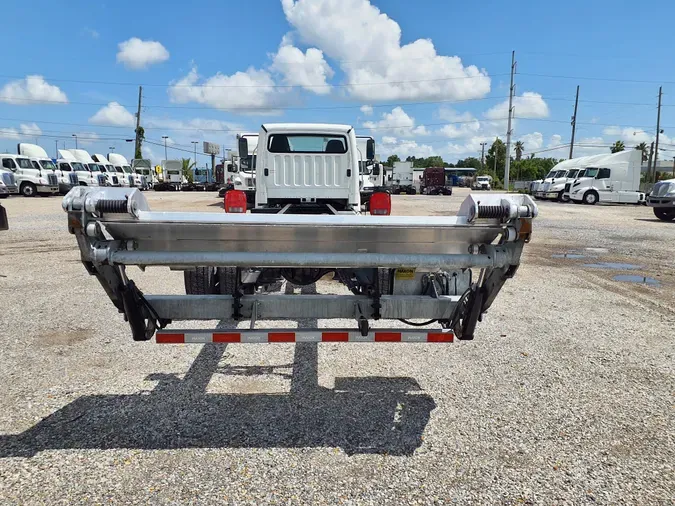 2019 FREIGHTLINER/MERCEDES M2 106