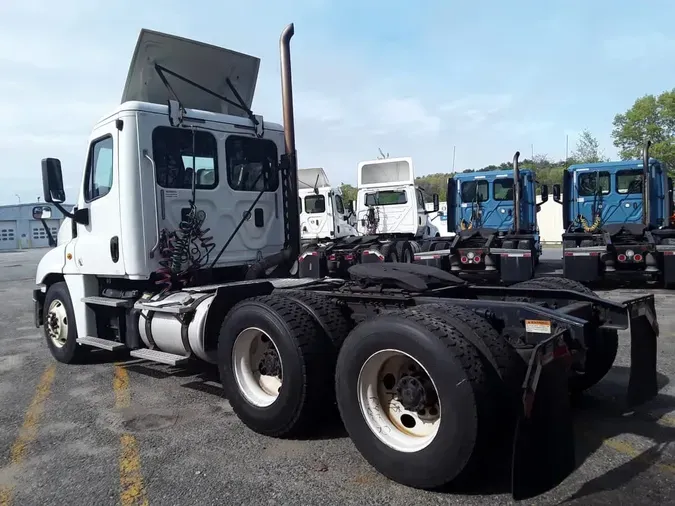 2017 FREIGHTLINER CASCADIA 125