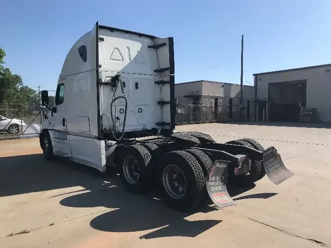 2018 Freightliner X12564ST