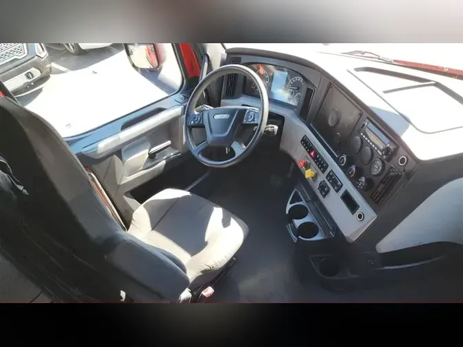 2022 FREIGHTLINER CA126