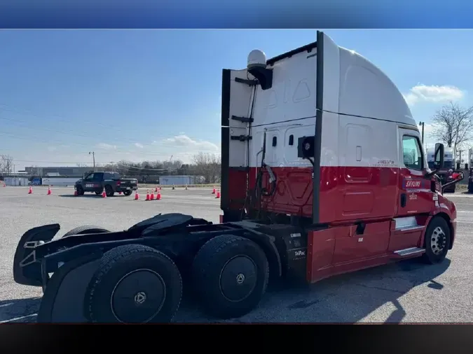 2020 FREIGHTLINER Cascadia 126