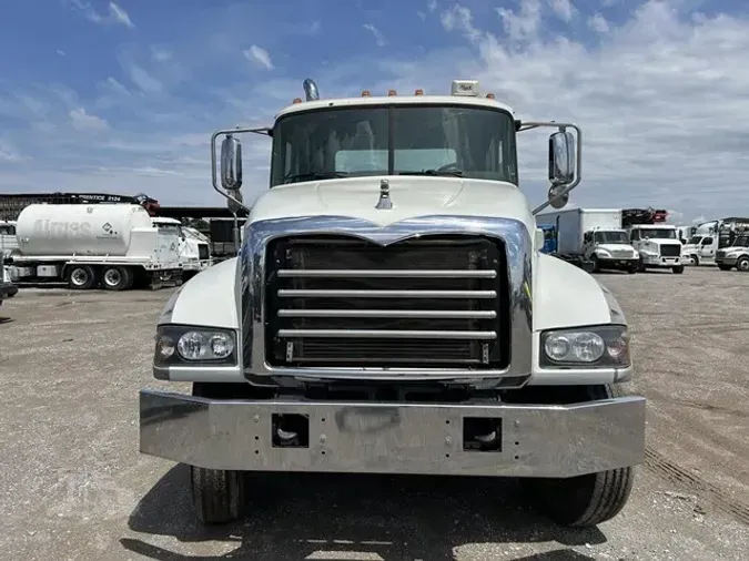 2014 MACK GRANITE GU713